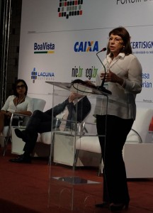 Diretora de Inclusão Digital da Ordem dos Advogados Seccional Rio de Janeiro – OAB/RJ, Ana Amelia Menna Barreto, durante a mesa "Certificação Digital no Judiciário
