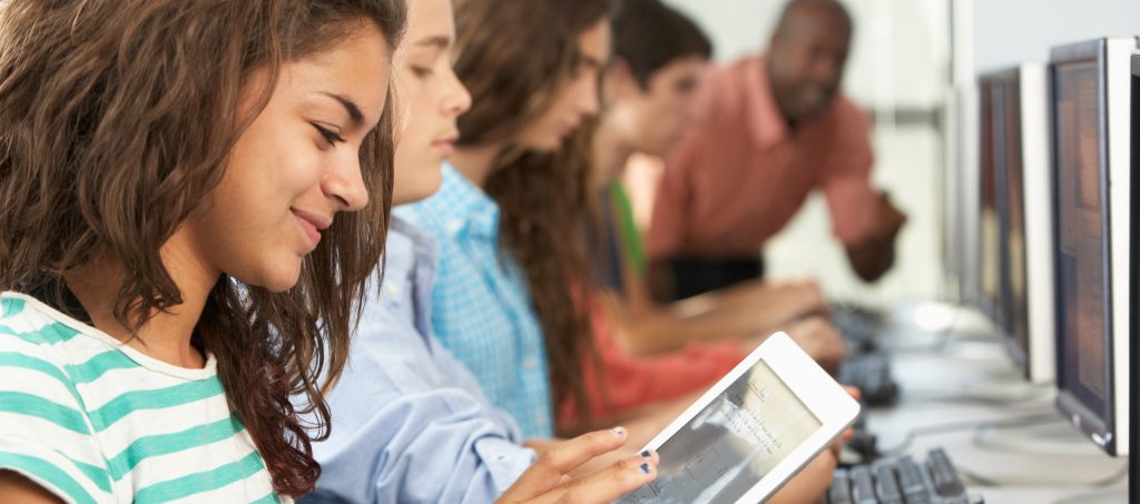 #CyberAware #cybersecurity | Campanha americana tem foco em autenticação forte