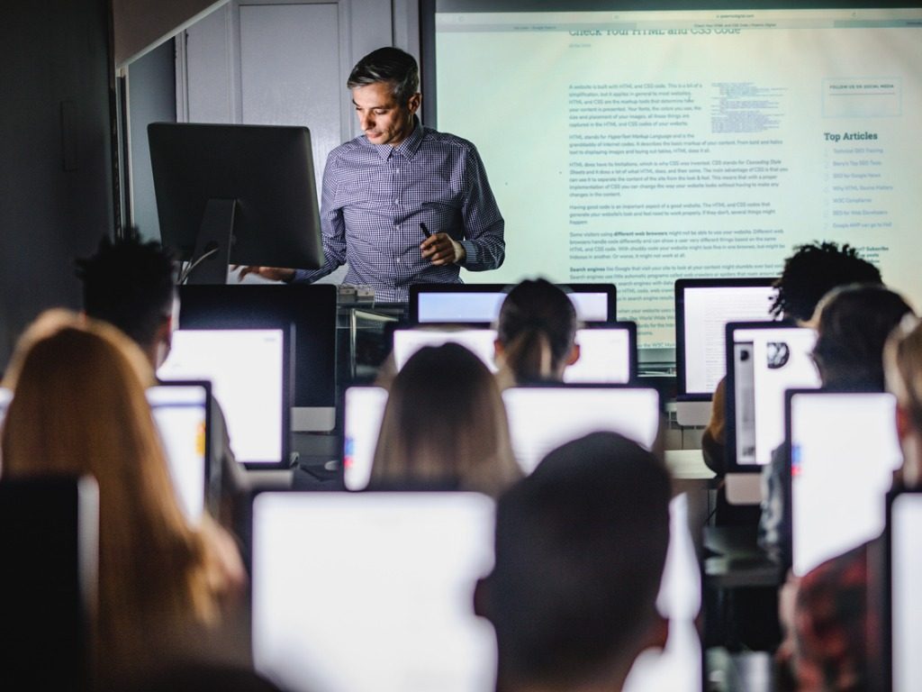 cresce-cursos-de-computação