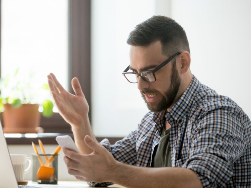 SPAM no celular aumenta: 86% dos usuários móveis afirmam ter recebido chamadas indevidas, de acordo com Mobile Time mobile