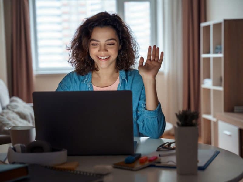 Serasa Experian dá início à emissão primária de certificado digital por videoconferência com a CNH. Ouça! videoconferência