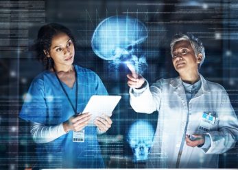 IA, jornadas integradas e soluções paperless: veja as principais tendências de tecnologia para a saúde em 2024