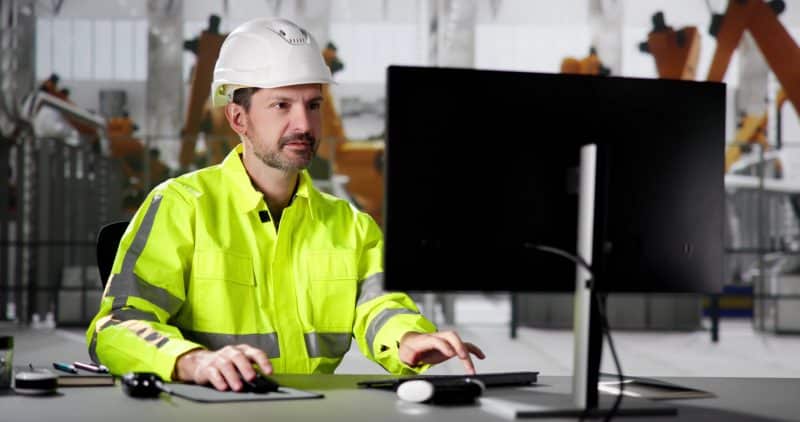 49% das empresas de Tecnologia Operacional sofreram uma invasão cibernética em 2023, segundo pesquisa da Fortinet