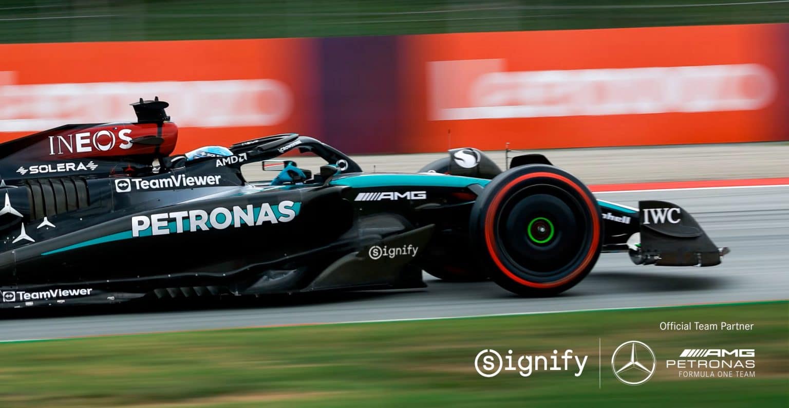 Signify e equipe de Fórmula 1 Mercedes-AMG PETRONAS lançam nova parceria para impulsionar a inovação responsável dentro e fora das pistas
