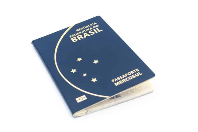 A aprovação do Comitê Gestor da ICP-Brasil viabiliza a emissão do passaporte brasileiro com validade de 10 anos.