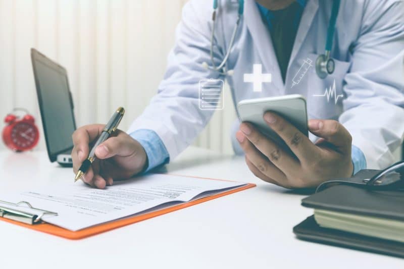 A (r)evolução da transcrição médica: da caneta à IA