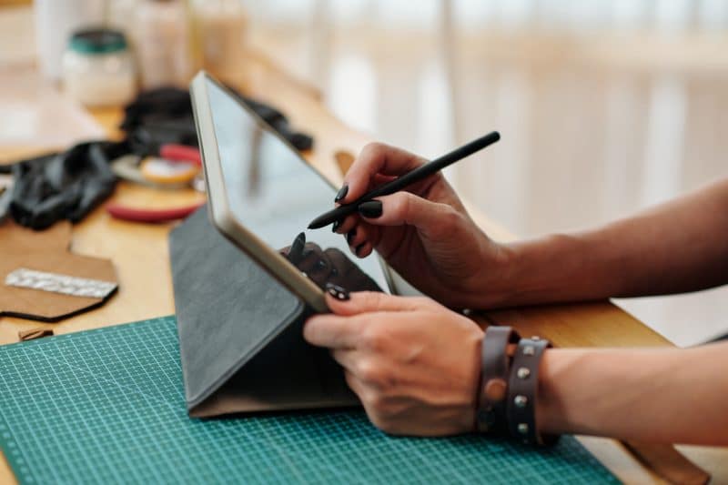 Artesão autônomo? Descubra como organizar e agilizar o seu negócio Artesão autônomo? Descubra organizar e agilizar seu negócio