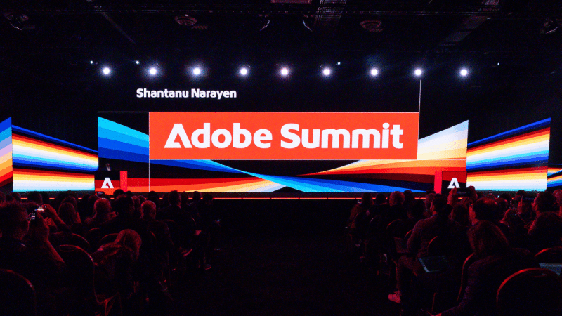 Summit foca em IA, personalização e liderança