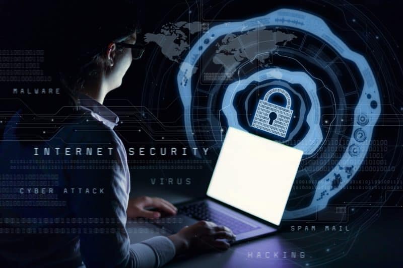 Brasil registra alta explosiva de ciberataques e crimes com IA, enquanto setor de telecomunicações se torna alvo estratégico Brasil enfrenta cibercrimes com IA e ataques ao setor de telecom