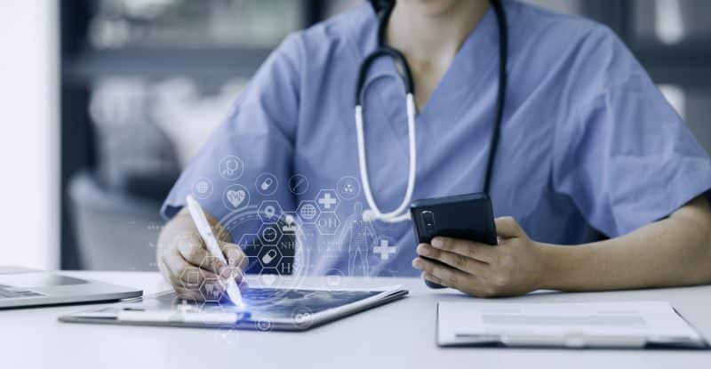 Certificado em nuvem VIDaaS para médicos na rotina clínica