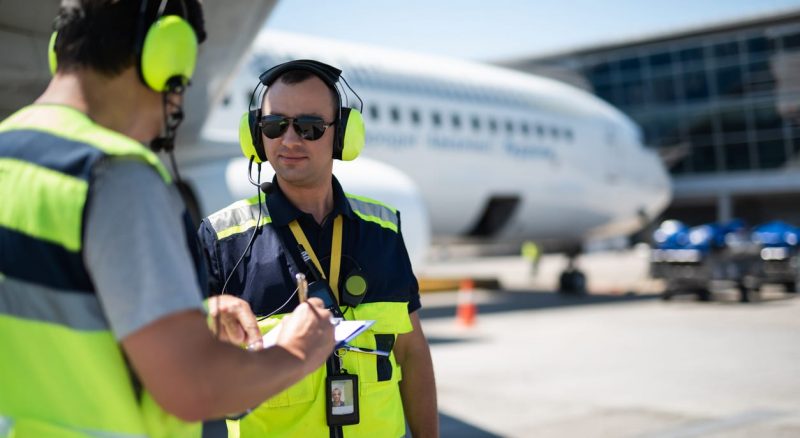 FBI alerta: grupo cibercriminoso Scattered Spider mira o setor aéreo com ataques sofisticados