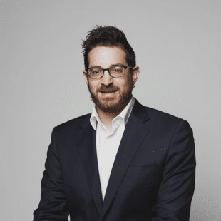 Adam Meyers, Executivo-Chefe de Operações Contra Adversários na CrowdStrike - CrowdStrike lança Relatório de Caça a Ameaças 2025