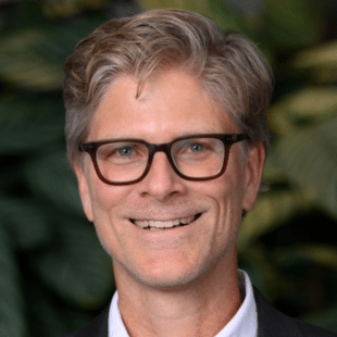 John Zemonek, fundador e CEO da Aligned Technology GroupJohn Zemonek, fundador e CEO da Aligned Technology Group - TD SYNNEX assina acordo de colaboração estratégica com a AWS