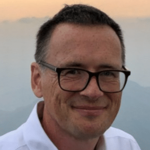 Christopher Gasson, Editor da Global Water Intelligence e Fundador da Leading Utilitie - Amazon lança Centro de Excelência com foco em IA sustentável