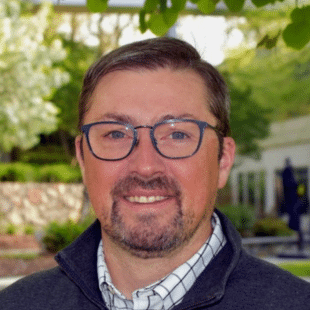 Brendan Grady, Vice-Presidente Executivo e Gerente Geral da Unidade de Negócios de Analytics da Qlik - Qlik Predict traz inteligência preditiva no-code para os negócios