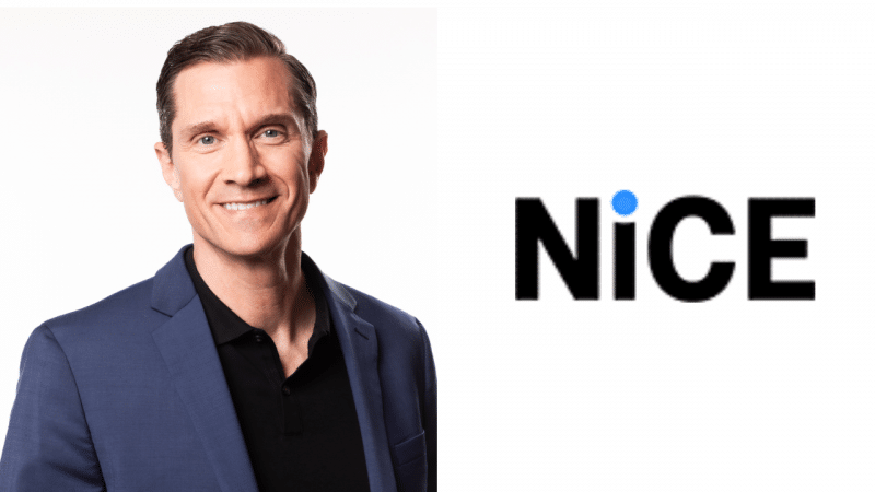 Jeff Comstock como Presidente de Produto e Tecnologia para CX