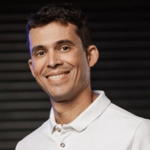 Rogerio Pires, Diretor de Produtos para Saúde da TOTVS - O médico do futuro não será um robô, mas terá um copiloto de IA