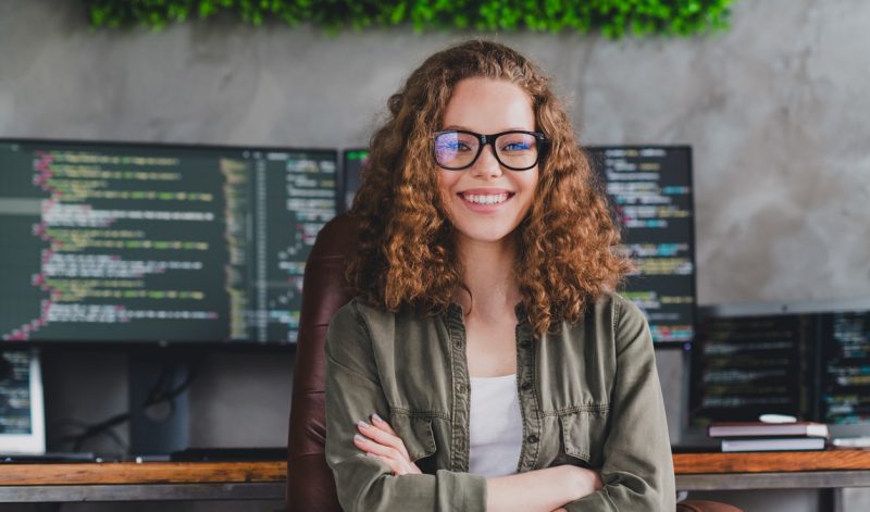 EUA lideram contratações de devs brasileiros com salários de até US$ 110 mil por ano, revela levantamento Estudo da TechFX mostra que número de brasileiros contratados por empresas estrangeiras cresceu quase 500% em três anos