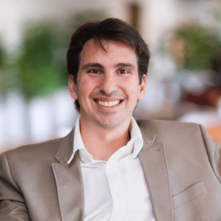 Kenneth Corrêa, Especialista em Dados, Professor de MBA da Fundação Getulio Vargas (FGV) e autor do livro ‘Organizações Cognitivas: Alavancando o Poder da IA Generativa e dos Agentes Inteligentes’ - ChatGPT completa três anos neste domingo