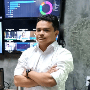 Philipe Sales, Líder em Cibersegurança da Hostweb - Apagão do Google e AWS expõem vulnerabilidade digital 