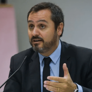 Andrei Augusto Passos Rodrigues, Diretor-Geral da Polícia Federal - Governo vai avisar usuários sobre o vencimento do passaporte