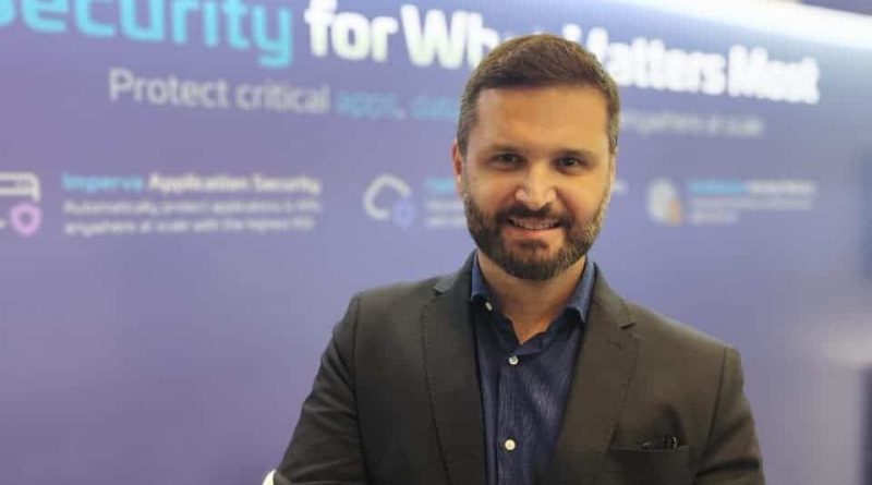 Fraudes Digitais: O Elo Entre Vulnerabilidades Técnicas e Comportamento Humano. Por Abílio Branco Hoje, as fraudes não se limitam a engenharia social ou roubo de credenciais — elas se estendem a ataques sofisticados contra aplicações, APIs e fluxos de dados sensíveis.