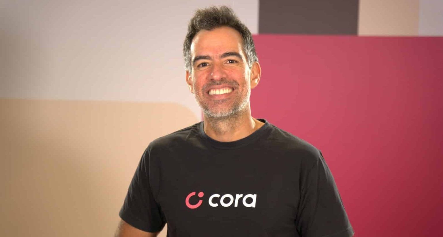 A Cora reúne empresas parceiras que oferecem condições especiais e descontos em serviços complementares aos produtos financeiros da fintech.