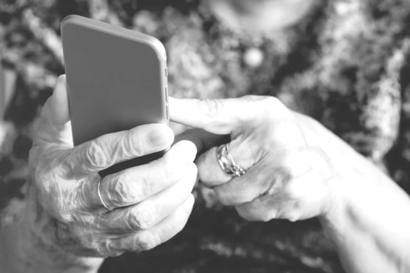 Decisão do TJ-SC em 28 de janeiro de 2026 declara nulo empréstimo consignado assinado eletronicamente por pessoa não alfabetizadas.