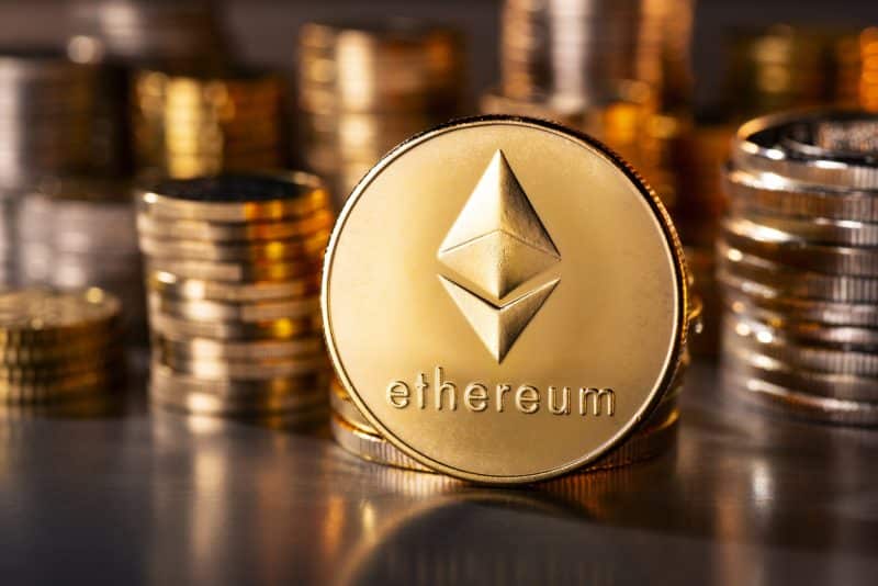 Por que o Ethereum permanece no centro do ecossistema cripto em 2026 Em 2026, o Ethereum segue como a principal infraestrutura para contratos inteligentes, DeFi e aplicações Web3.
