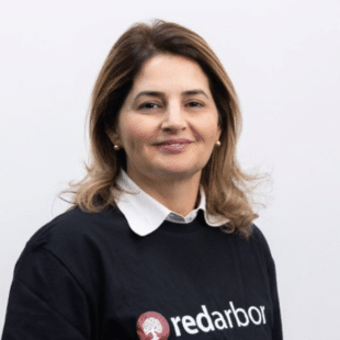 Patricia Suzuki, CHRO da Redarbor Brasil, grupo detentor do Infojobs - Salários em IA chegam a R$ 10 mil e refletem disputa 