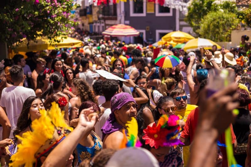 Especialista ensina como proteger seus dados durante a folia