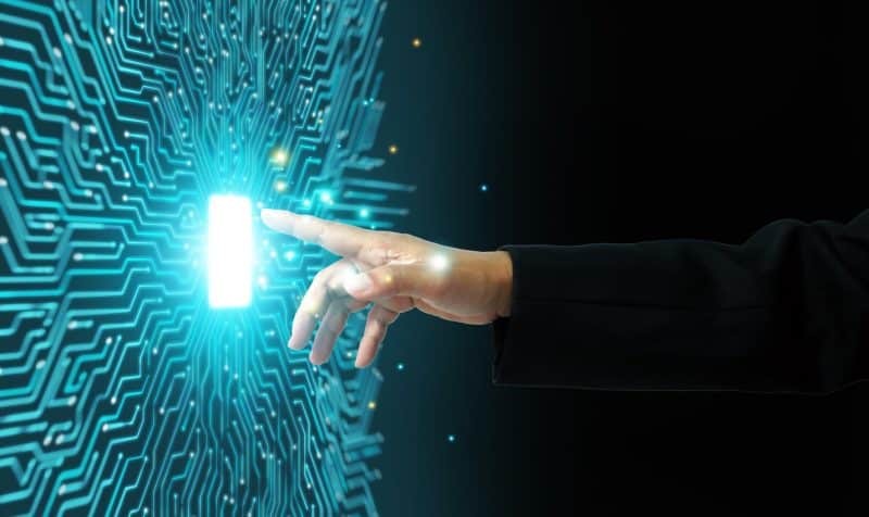 Pressões geopolíticas, regulatórias e de segurança estão impulsionando governos a aumentar investimentos em infraestrutura Gartner prevê que países estarão presos a plataformas de IA