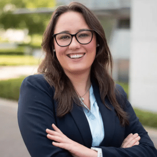 Yolandi Cloete, Gerente da Global Interconnection Academy - Parceria oferece acesso a treinamentos em segurança da internet 