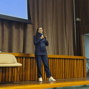 Gisele Strey, Diretora Jurídica e de Compliance da AARB - AR Eletrônica, IA e reforma tributária marcam debates no 7º Encontr[AR] 
