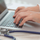 Receita médica online é segura? Entenda como validar e proteger