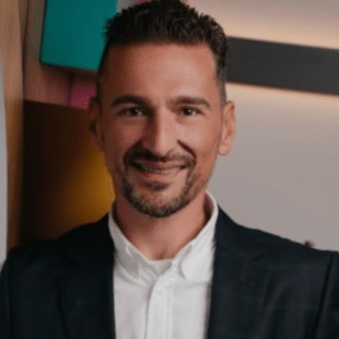 Rodrigo Arndt, Country Manager da Adobe no Brasil - SENAI e Adobe inauguram sala dedicada à IA criativa em SP
 