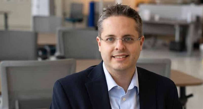 Computadores quânticos podem colocar o tráfego da internet em risco, alerta NIST pesquisador do NIST, Andrew Regenscheid,