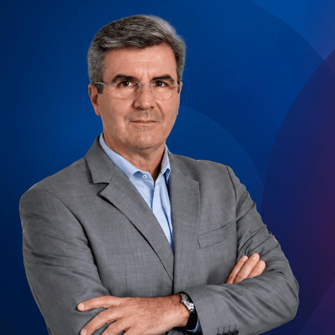 Elias Rogério da Silva, Vice-Presidente da Diebold Nixdorf para a América Latina
No varejo, as interações com consumidores vêm sendo cada vez mais feitas por meio de terminais de self-checkout e Inteligência Artificial.Para entender esse momento, conversamos com Elias Rogério da Silva, Vice-Presidente da Diebold Nixdorf para a América Latina.Leia entrevista na íntegra!Crypto ID: A Diebold Nixdorf encerrou 2025 com resultados positivos e crescimento em diferentes frentes. Quais foram os principais pilares que sustentaram esse desempenho da