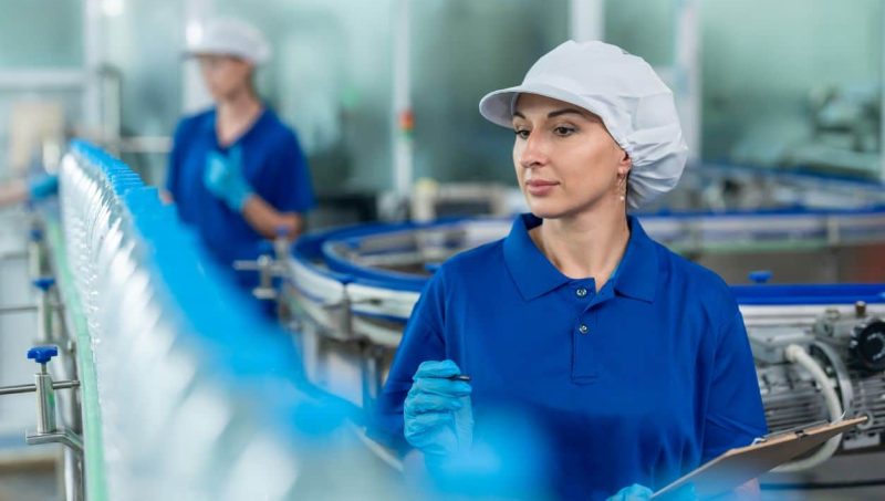 IA já está no chão de fábrica: quem autentica as máquinas que decidem? 66% das empresas brasileiras pesquisadas já utilizam IA em operações industriais em tempo real,