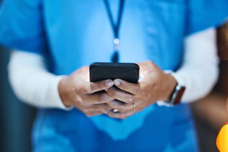 Vazamento invisível: uso amador de IA no atendimento médico expõe dados de pacientes Vazamento invisível: uso amador de IA no atendimento médico expõe dados de pacientes