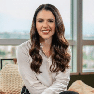 Alini Dal’Magro, CEO e Presidente do Instituto PROA - Instituto PROA abre 150 vagas para formação em tecnologia