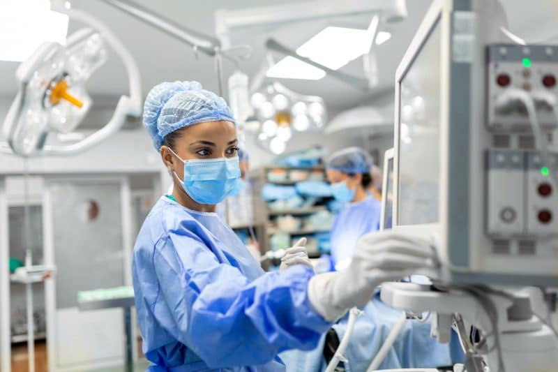 Conahp 2026: quem protege os dispositivos médicos conectados? equipamento médicos conectados