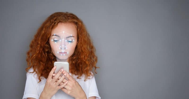 Anatel torna obrigatória a biometria facial para ativação e manutenção de linhas de celular no Brasil